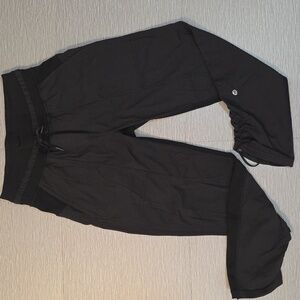 lululemon athletica Women's Dance Studio Crop Size 2